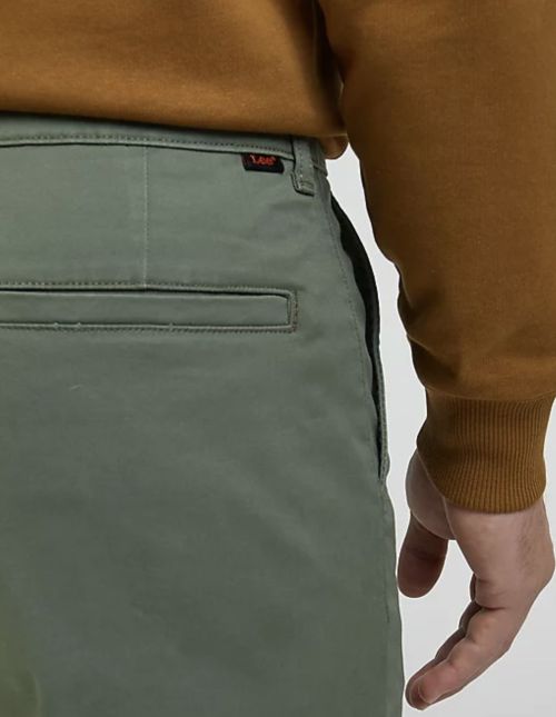 Lee Relaxed Chino Olive - Kings & Queens