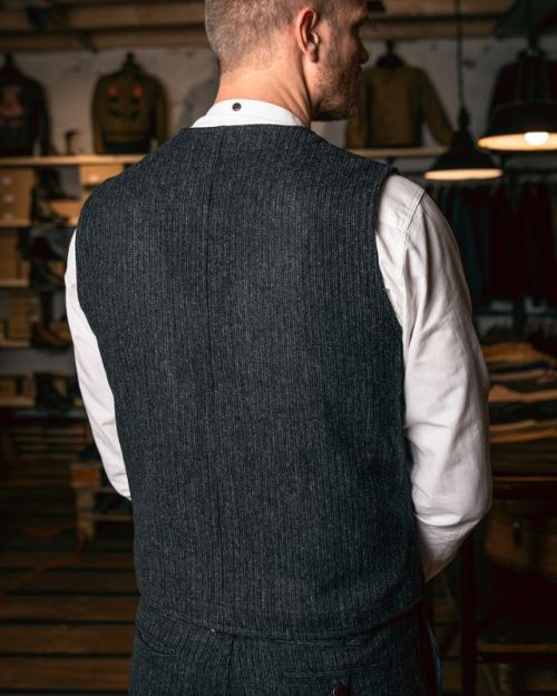 Pike Brothers 1937 Glasgow Grey Roamer Vest - Kings & Queens