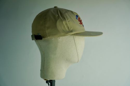 Iron & Resin Good Luck Hat Beige - Kings & Queens