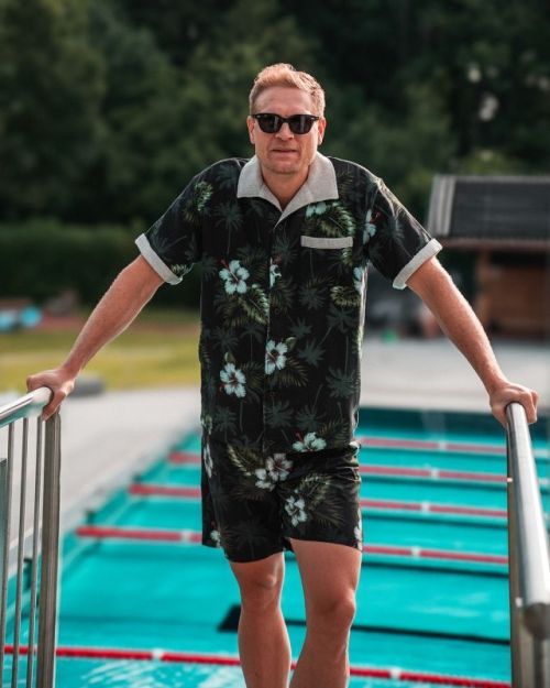 Pike Brothers 1961 Cabana Shirt Entrega Black - Kings & Queens
