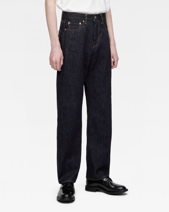 #100 Classic Straight Fit 15.7oz