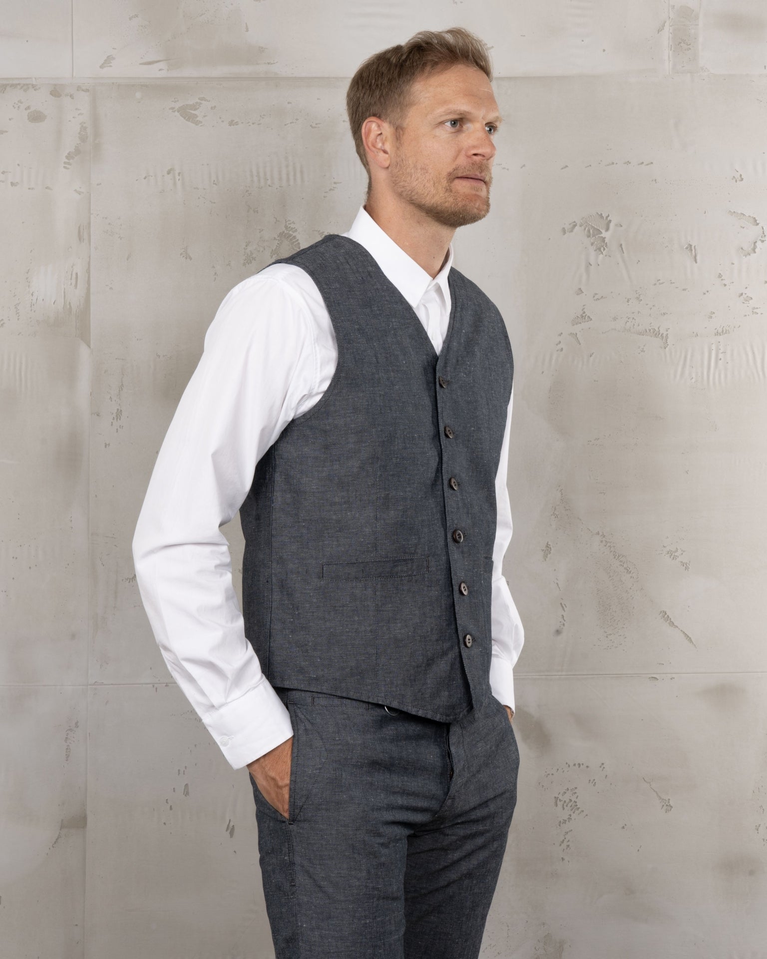 1905 Hauler Vest Smoke Grey