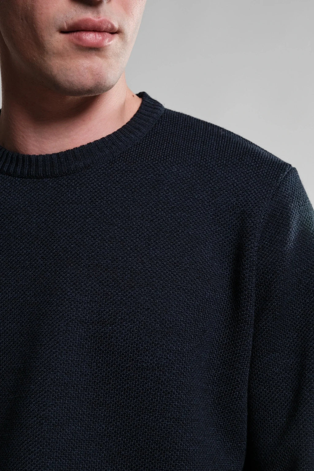 Youri Round Neck Sweater Navy