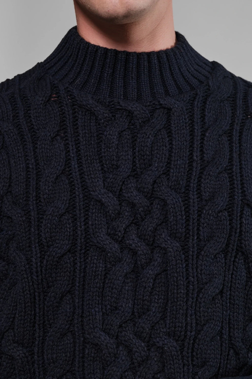 Ohannes Round Neck Navy